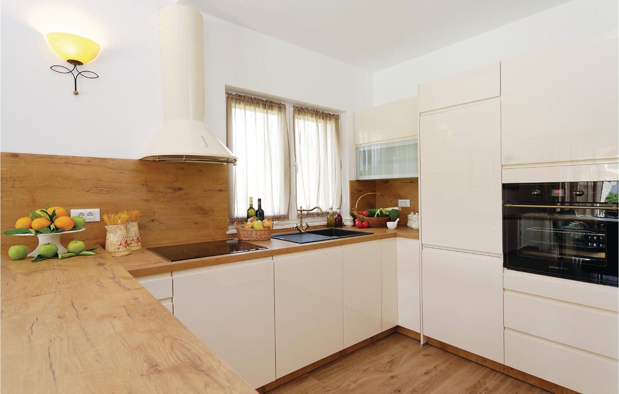 Lovely Home In Sibenik With Wifi Εξωτερικό φωτογραφία